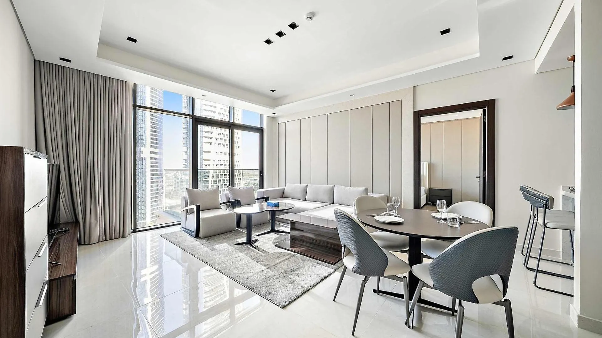 Modern 1Br With Stunning Views In Business Bay contacts
